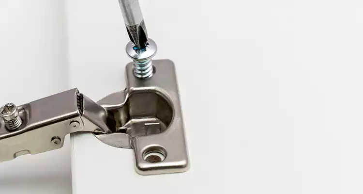 Screen Door Hinge Repair in Bayonet Point, FL