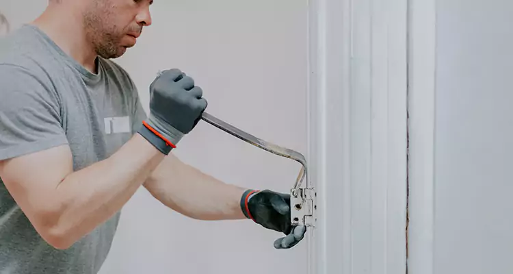 Cracked Door Jamb Repair in Bayonet Point, FL