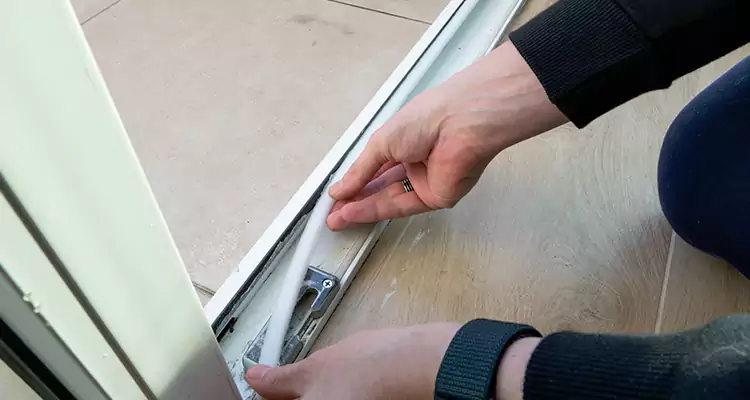 Garage Door Off Track Repair in Bayonet Point, FL