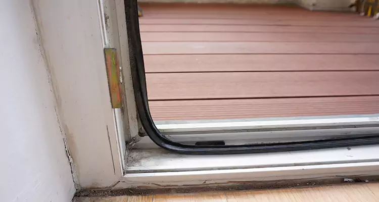Why Choose Us for Leaking Sliding Glass Door Repair in Bayonet Point, FL?