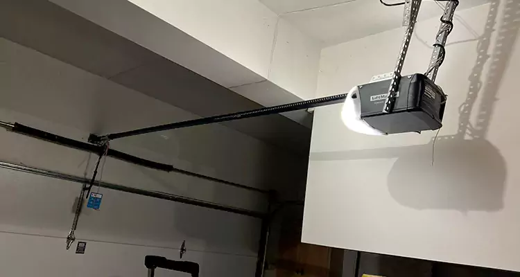 Linear Garage Door Opener Repair in Bayonet Point, FL