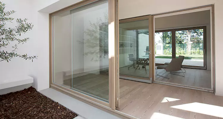 Sliding Screen Door Bottom Track Replacement in Bayonet Point, FL